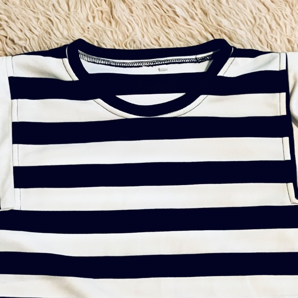 1960s-style Black And White Bold Stripe Mod Dress - Picture 2 of 3